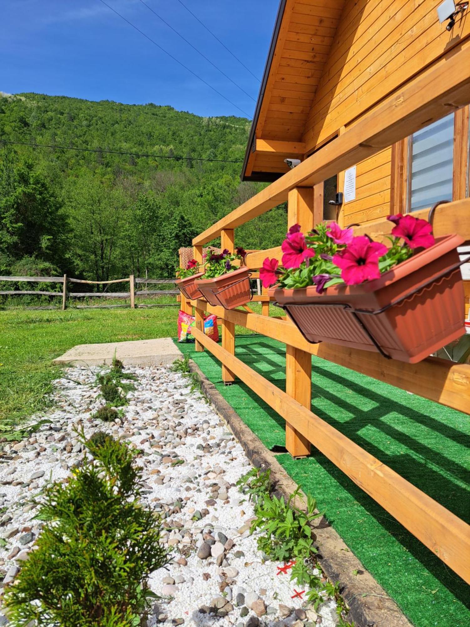 Turisticki Kompleks - Montana Tjentiste Luaran gambar